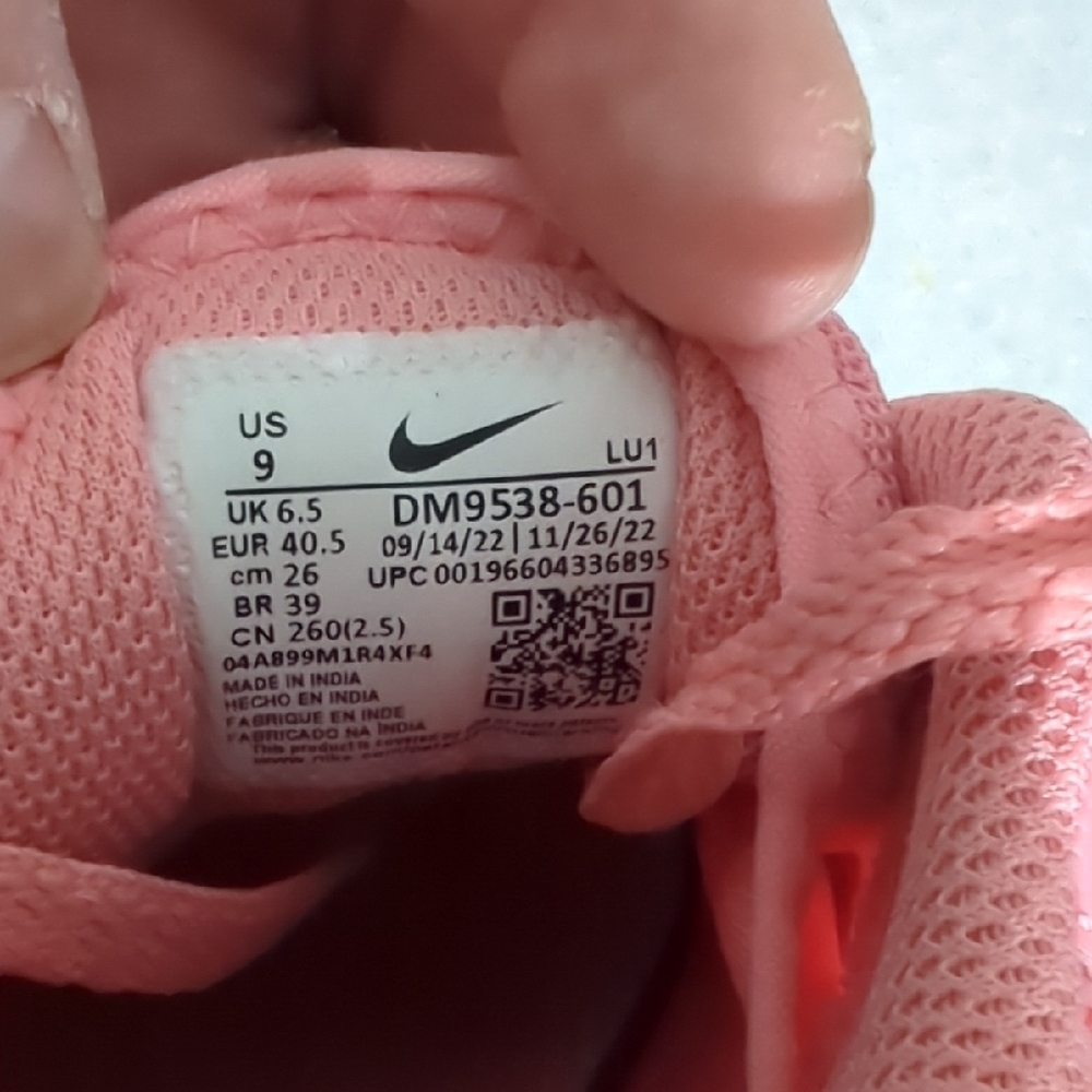 Nike Air Max Pink and White Sneakers - Picture 3 of 4
